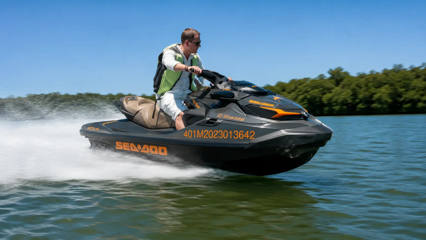 Sea-Doo GTX 170 navegando